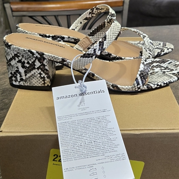 Amazon Essentials Women's Snakeskin Sandals #755 - Picture 2 of 6